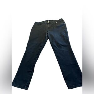 Avenue Women’s Plus Size Black Dark Washed Jeans Size 18! Jegging SKINNY